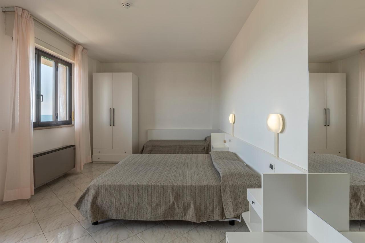 Hotel Quisisana 瓦达 外观 照片