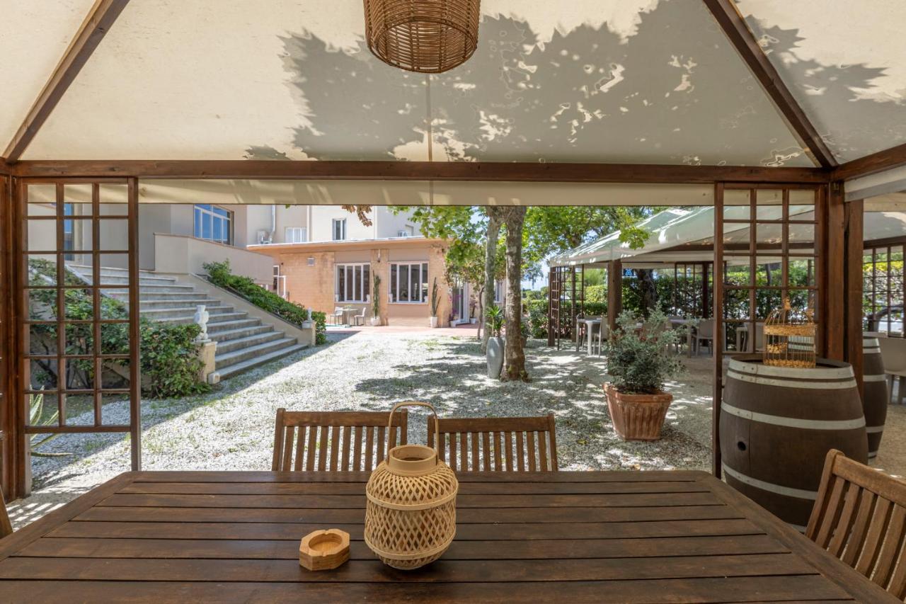 Hotel Quisisana 瓦达 外观 照片