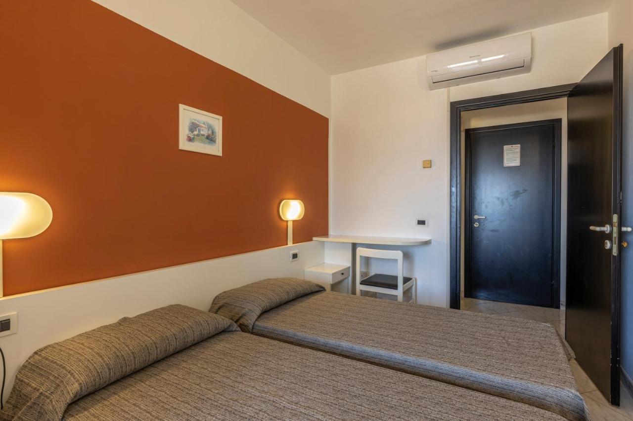 Hotel Quisisana 瓦达 外观 照片