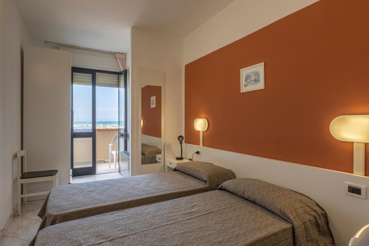 Hotel Quisisana 瓦达 外观 照片