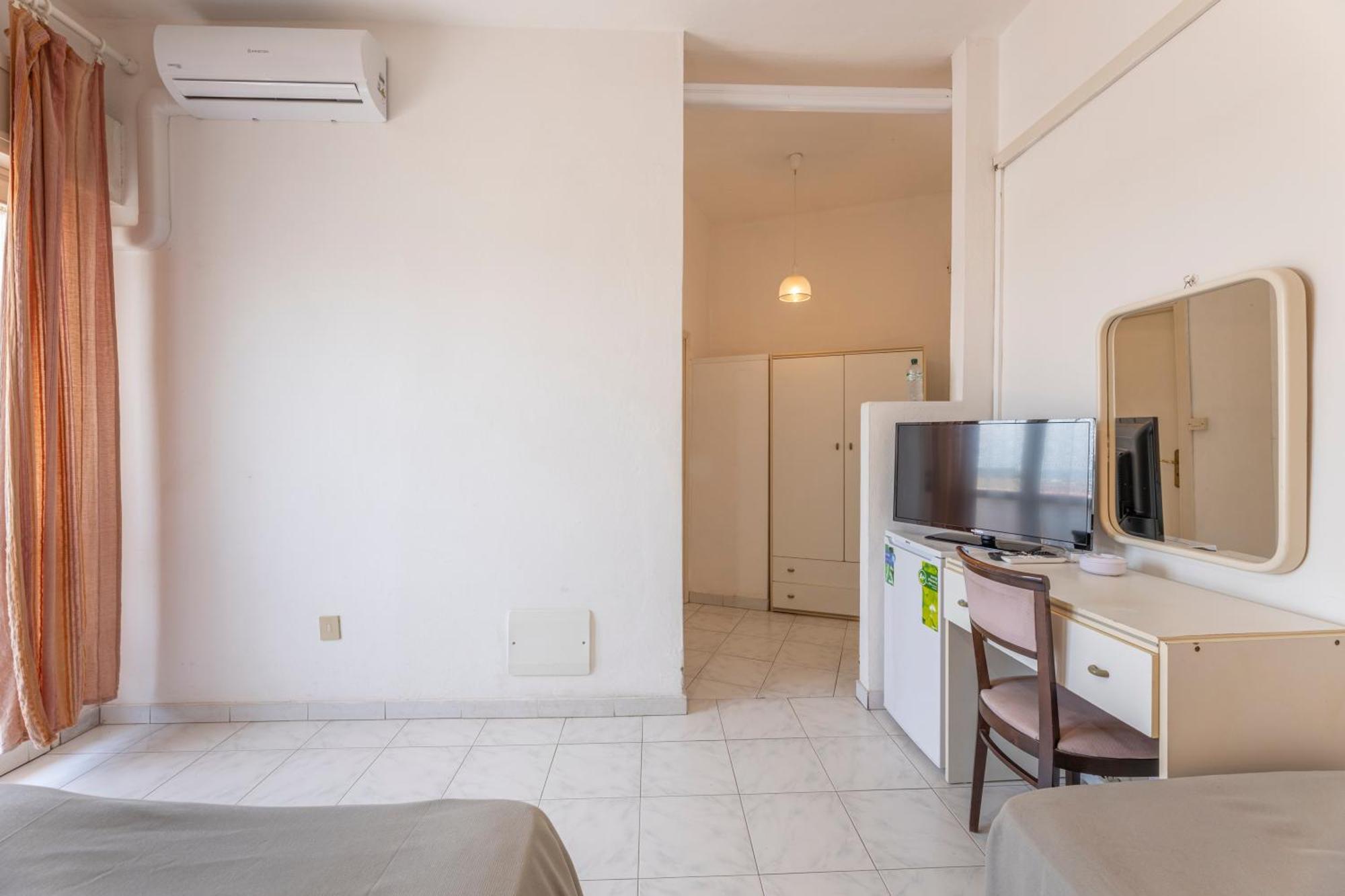 Hotel Quisisana 瓦达 外观 照片