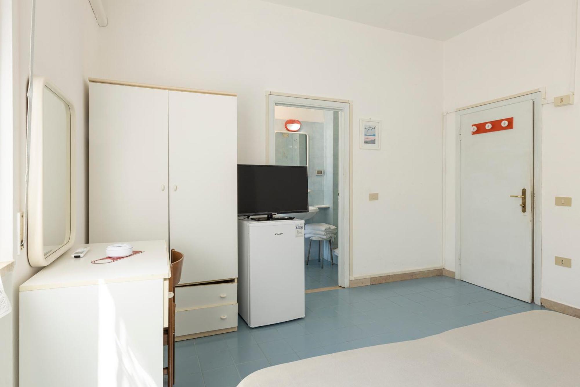 Hotel Quisisana 瓦达 外观 照片